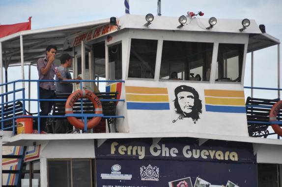 Na Nicarágua sandinista, o ferry que nos levou à Isla Ometepe, em pleno lago Nicarágua